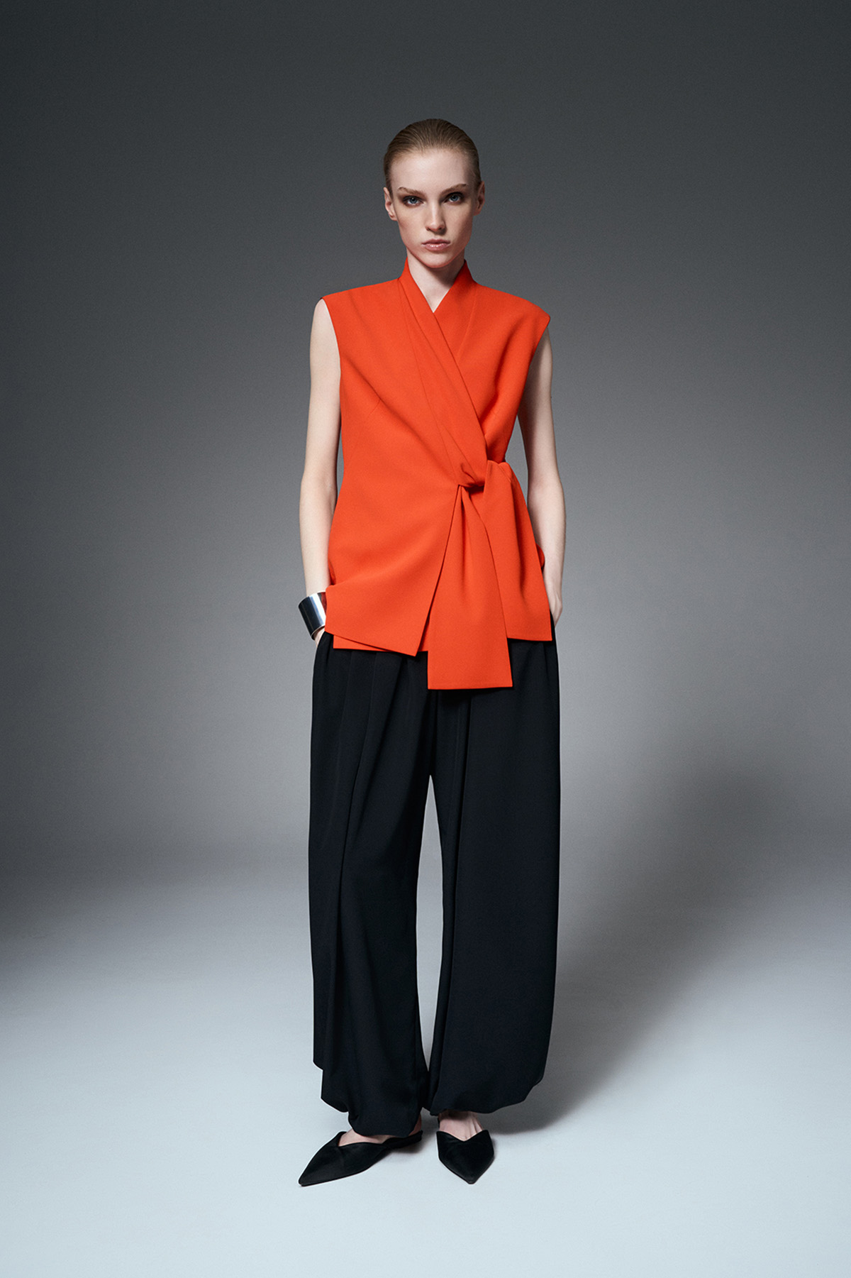 Жилет асимметричный VASSA&Co, пол female, цвет red