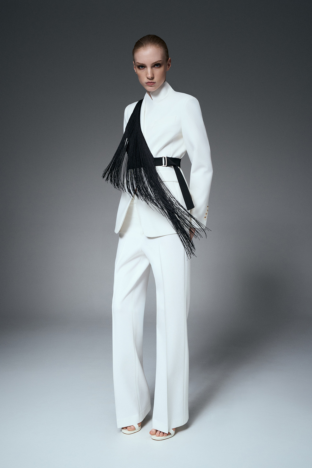 Брюки белые VASSA&Co, пол женский, цвет белый