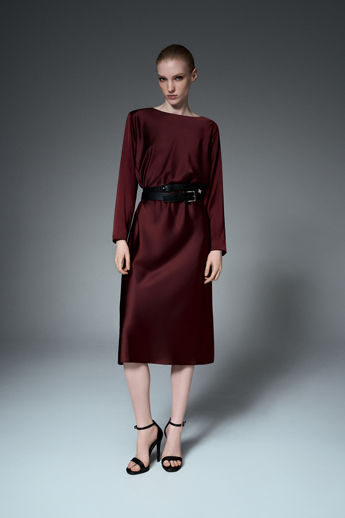 Платье атласное бордовое VASSA&Co, пол female, цвет red