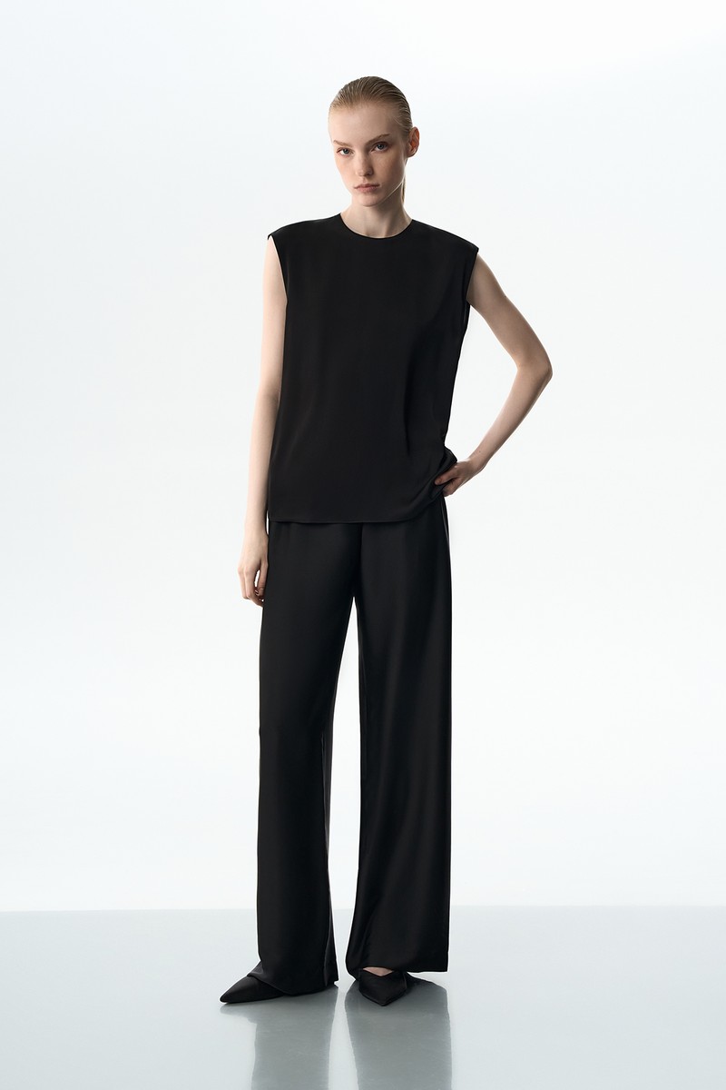 Брюки в пижамном стиле черные VASSA&Co, пол женский, цвет черный