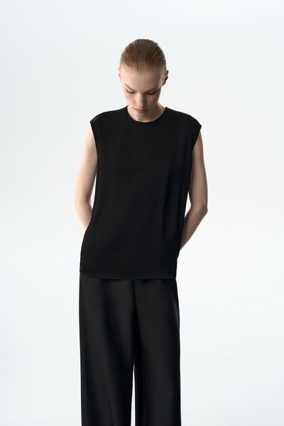 Блузка черная VASSA&Co, пол женский, цвет черный