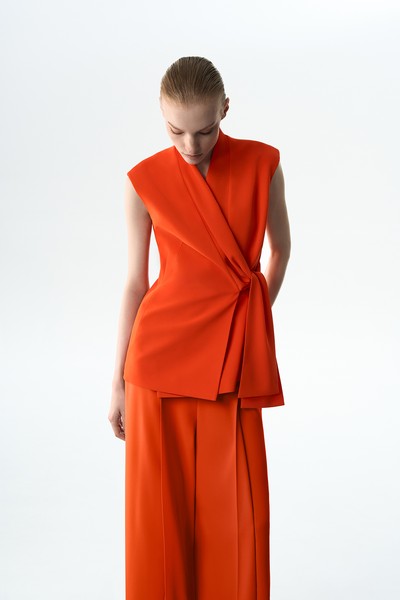 Жилет асимметричный VASSA&Co, пол женский, цвет красный