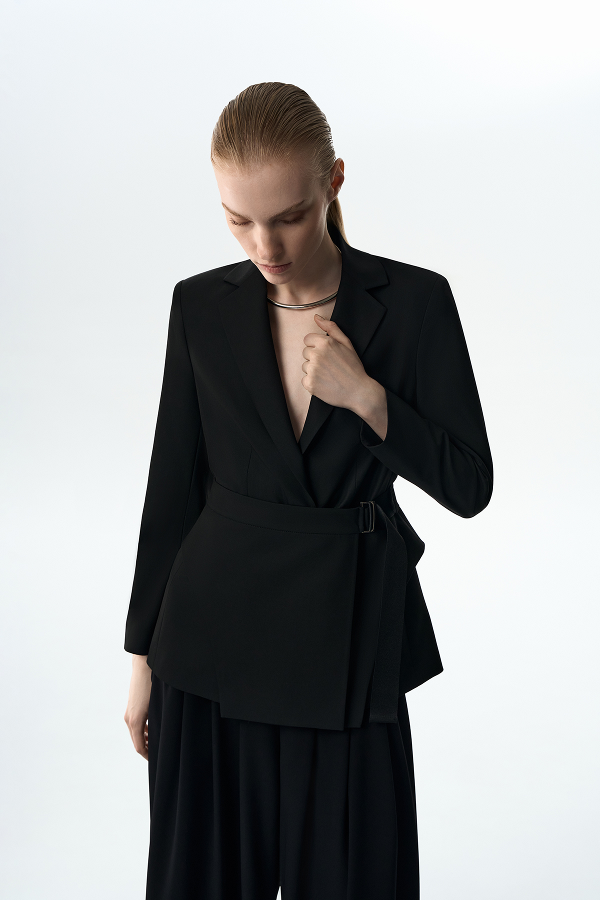 Жакет со съемной деталью VASSA&Co, пол female, цвет black