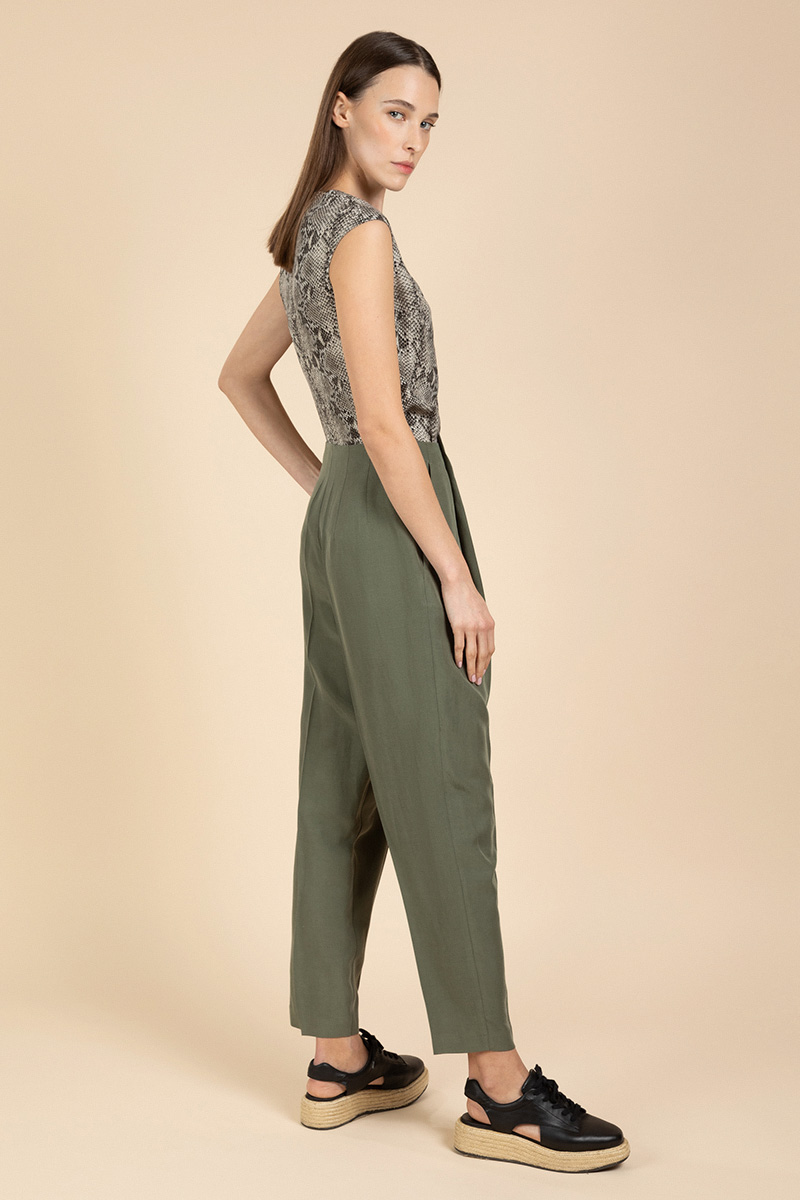 Pants VASSA&Co, пол female, цвет зеленый