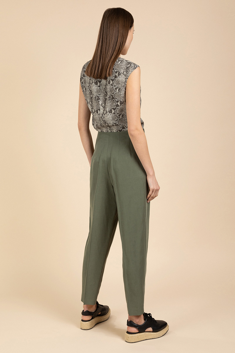 Pants VASSA&Co, пол female, цвет зеленый