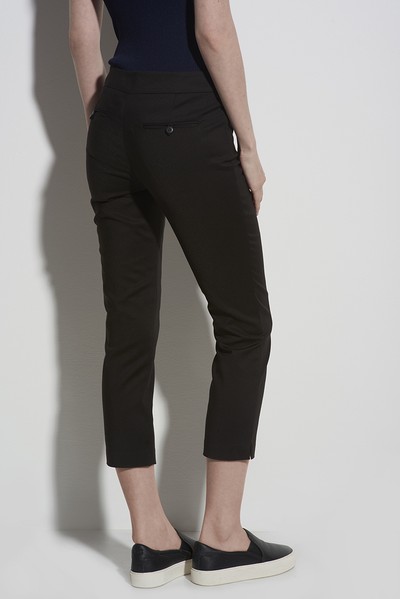 Брюки укороченные  зауженные к низу черного цвета VASSA CODE, пол женский, цвет черный, фото №[поряд