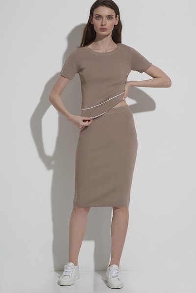 Юбка  короткая из фактурного трикотажа VASSA CODE, пол женский, цвет коричневый, фото №2