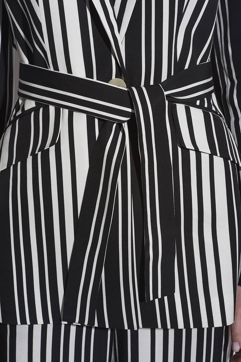 Приталенный жакет в полоску с поясом VASSA CODE, пол женский, цвет черный, фото №5