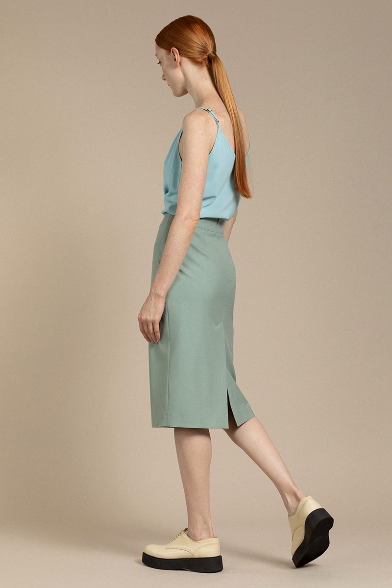 Классическая юбка зауженного силуэта VASSA&Co, пол женский, цвет хаки, фото №3