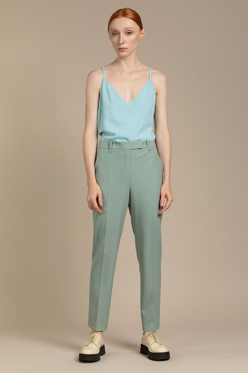 Зауженные базовые брюки VASSA&Co, пол женский, цвет хаки