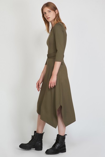 Трикотажное платье с асимметричной юбкой VASSA CODE, пол женский, цвет зеленый, фото №2