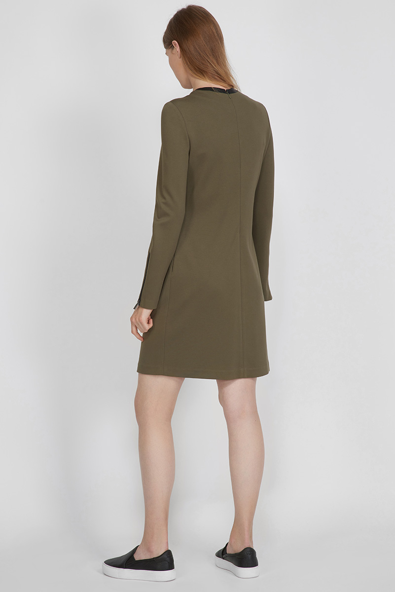 Трикотажное платье с отделкой по горловине из экокожи VASSA CODE, пол женский, цвет зеленый