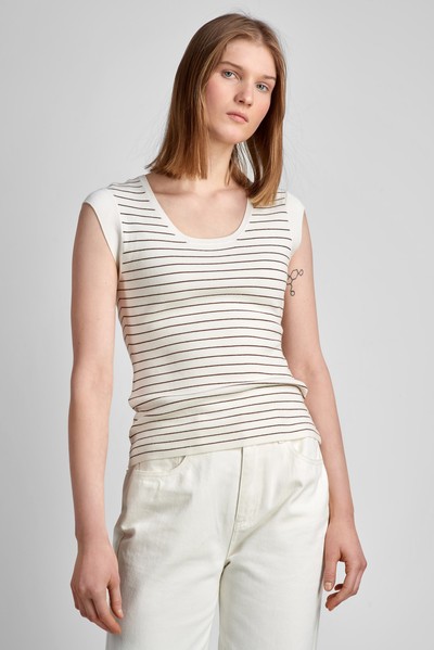 Джемпер с коротким рукавом из фактурного трикотажа VASSA CODE, пол женский, цвет белый, фото №[поряд