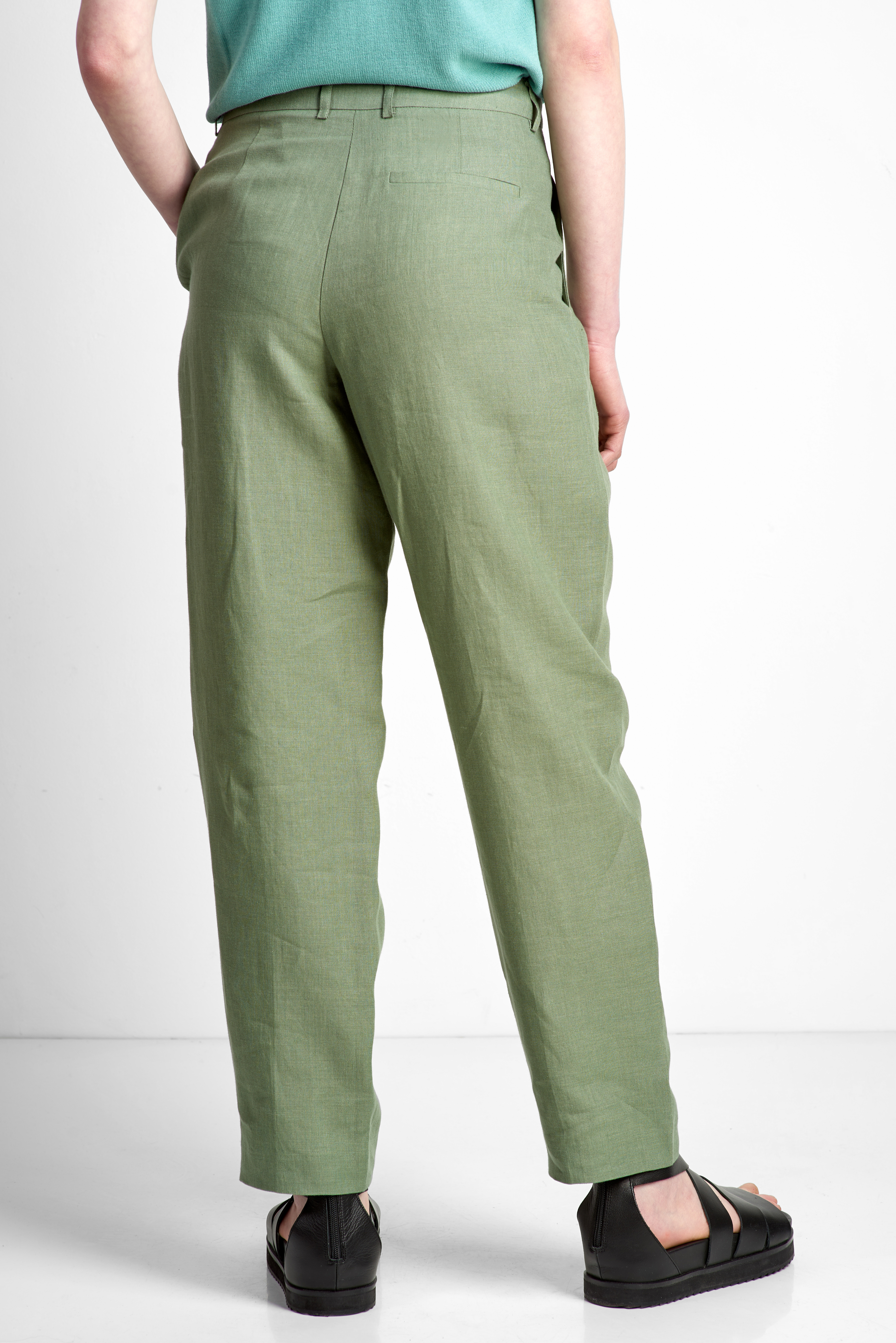 Брюки льняные VASSA CODE, пол женский, цвет зеленый