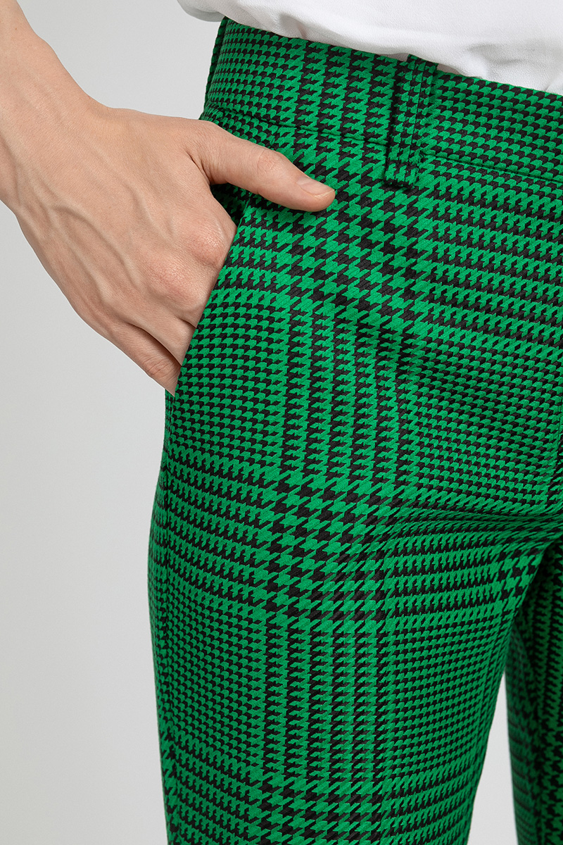Брюки VASSA&Co, пол Женский, цвет Зеленый