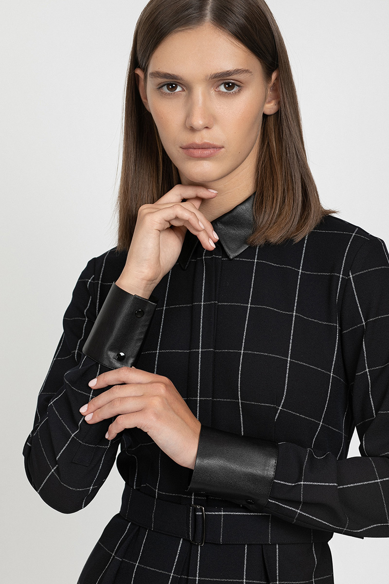 Платье с актуальным принтом VASSA&Co, пол женский, цвет черный