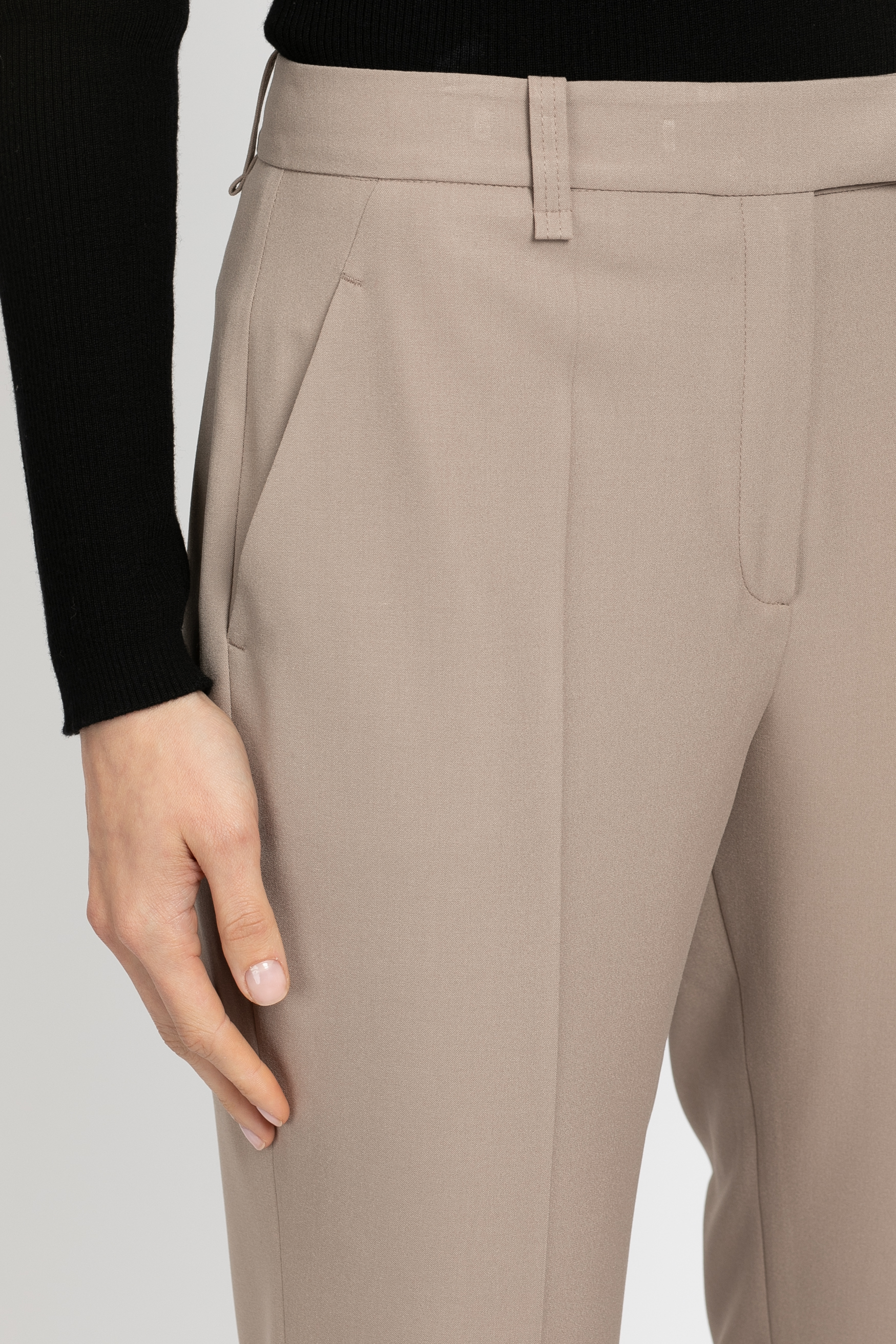 Брюки классические VASSA&Co, пол female, цвет бежевый