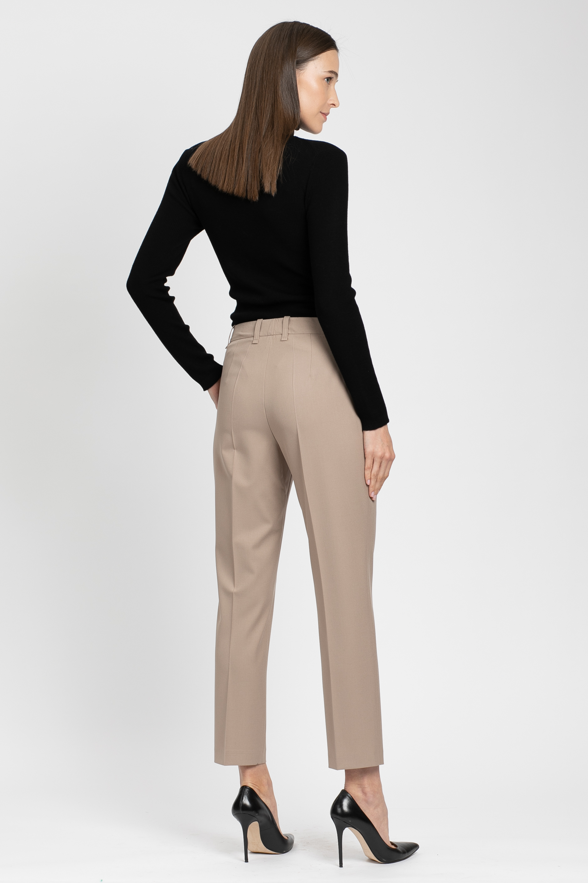 Брюки классические VASSA&Co, пол female, цвет бежевый