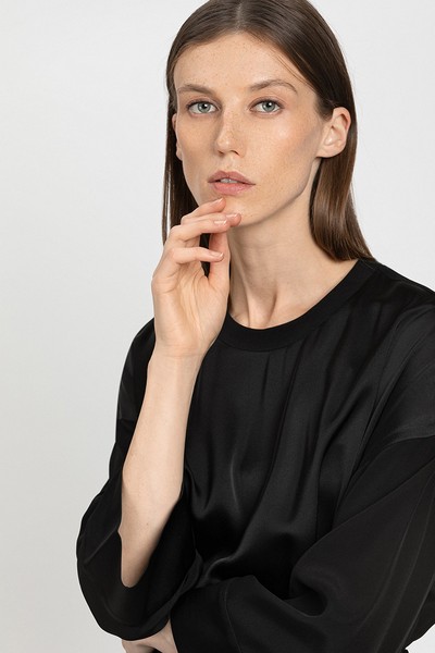 Комбинированное платье VASSA&Co, пол женский, цвет черный, фото №3