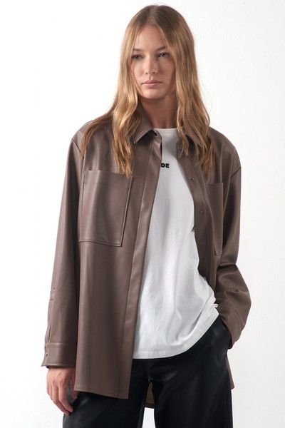 Рубашка из экокожи VASSA CODE, пол женский, цвет коричневый, фото №4
