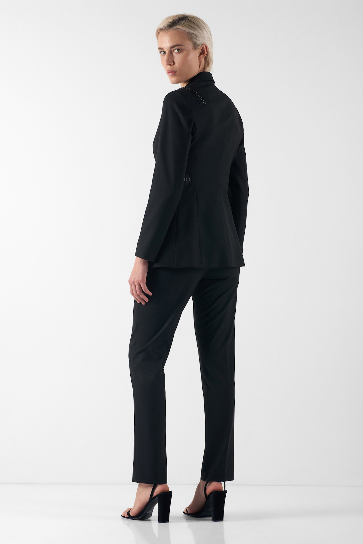 Жакет VASSA&Co, пол женский, цвет черный