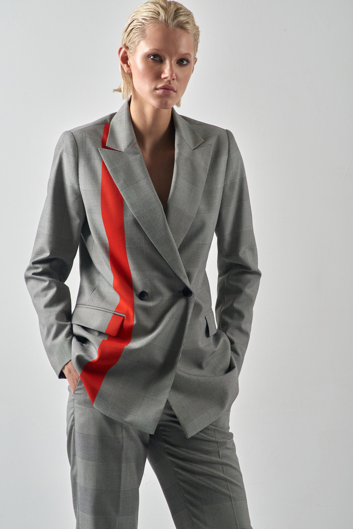 Жакет с контрастной вставкой VASSA&Co, пол женский, цвет черный