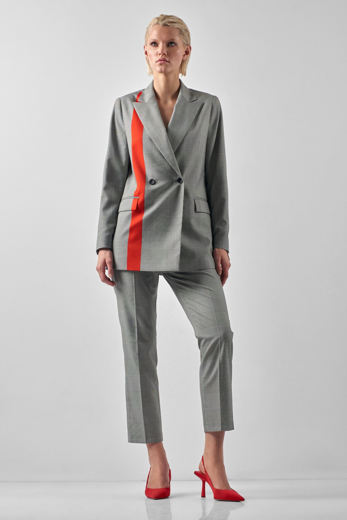 Жакет с контрастной вставкой VASSA&Co, пол женский, цвет черный