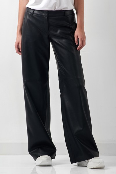 Брюки из экокожи свободного силуэта VASSA CODE, пол женский, цвет черный, фото №2