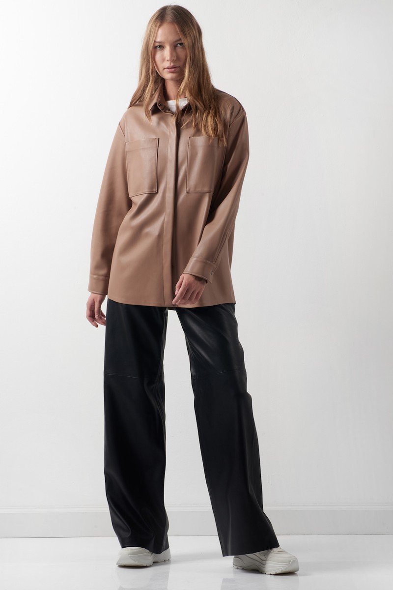 Рубашка из экокожи VASSA CODE, пол женский, цвет коричневый, фото №3