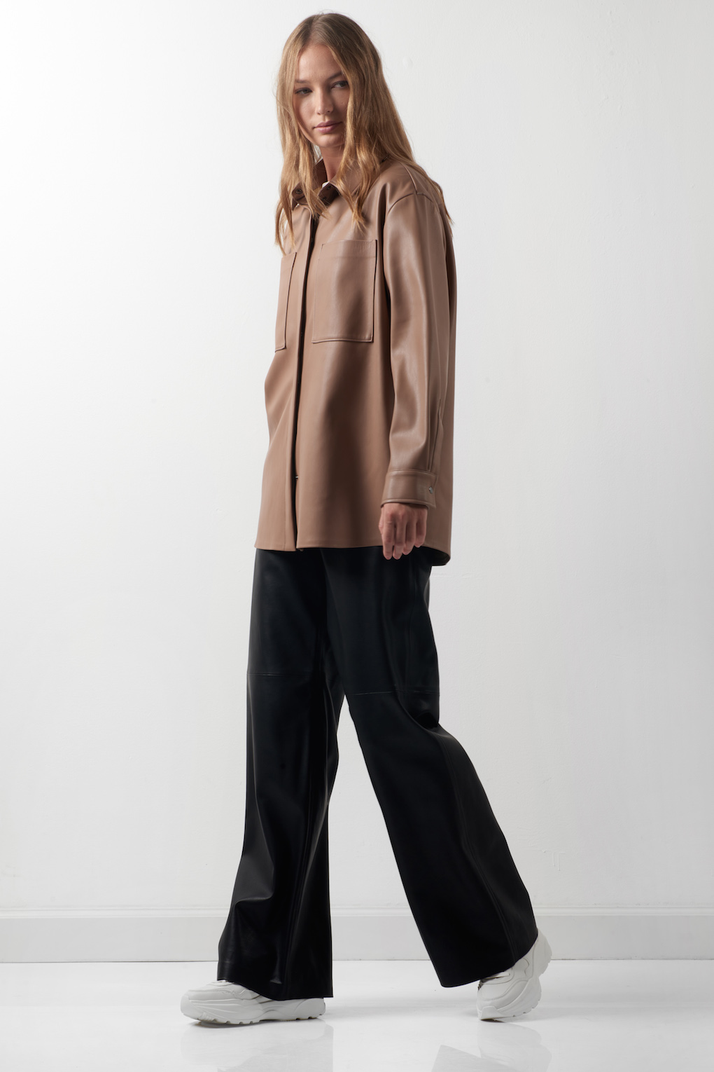 Рубашка из экокожи VASSA CODE, пол женский, цвет коричневый