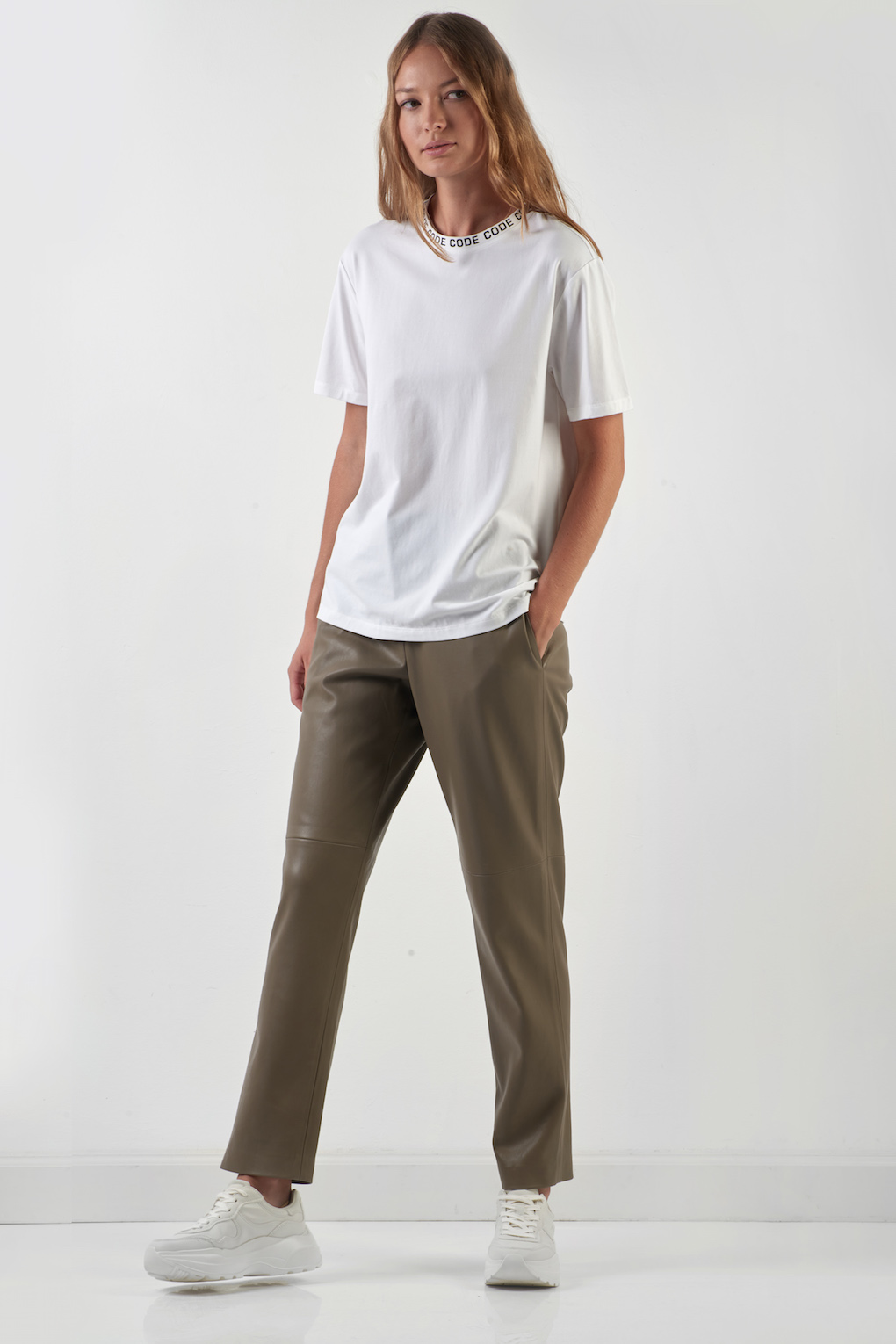 T-shirt VASSA CODE, пол female, цвет White