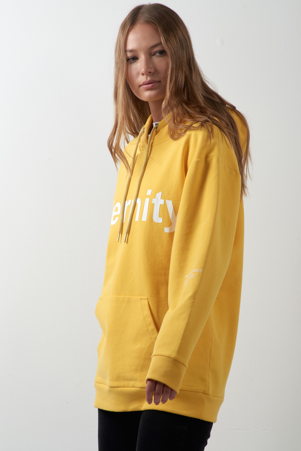 Худи с принтом VASSA CODE, пол женский, цвет желтый