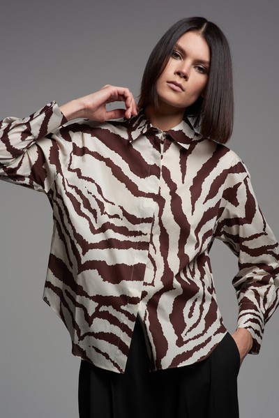 Блузка с анималистичным принтом VASSA&Co, пол женский, цвет коричневый, фото №2