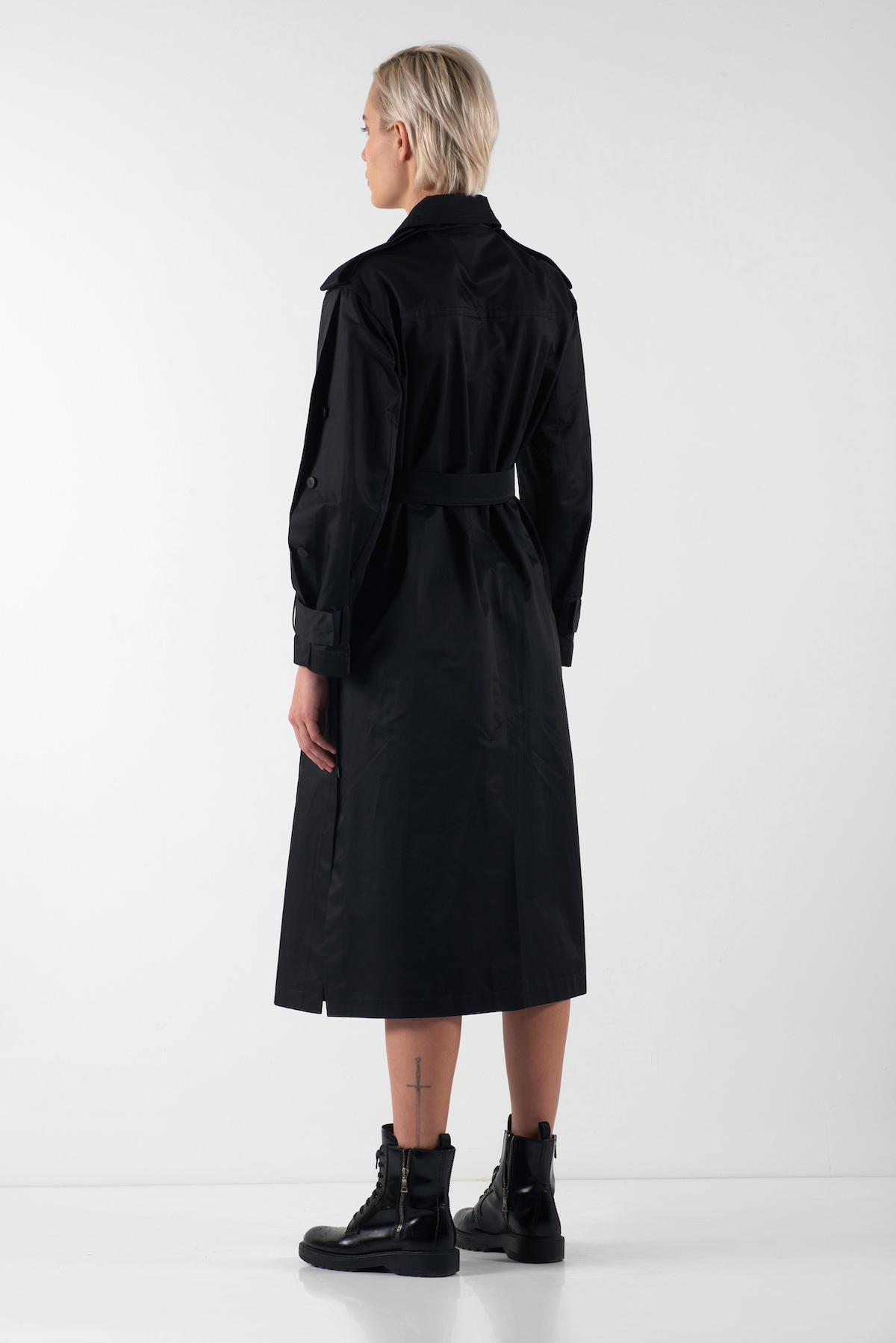 Дизайнерский плащ VASSA&Co, пол женский, цвет черный