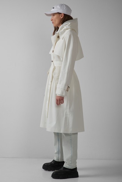 Тренч в белом цвете с кокеткой VASSA CODE, пол женский, цвет белый, фото №7