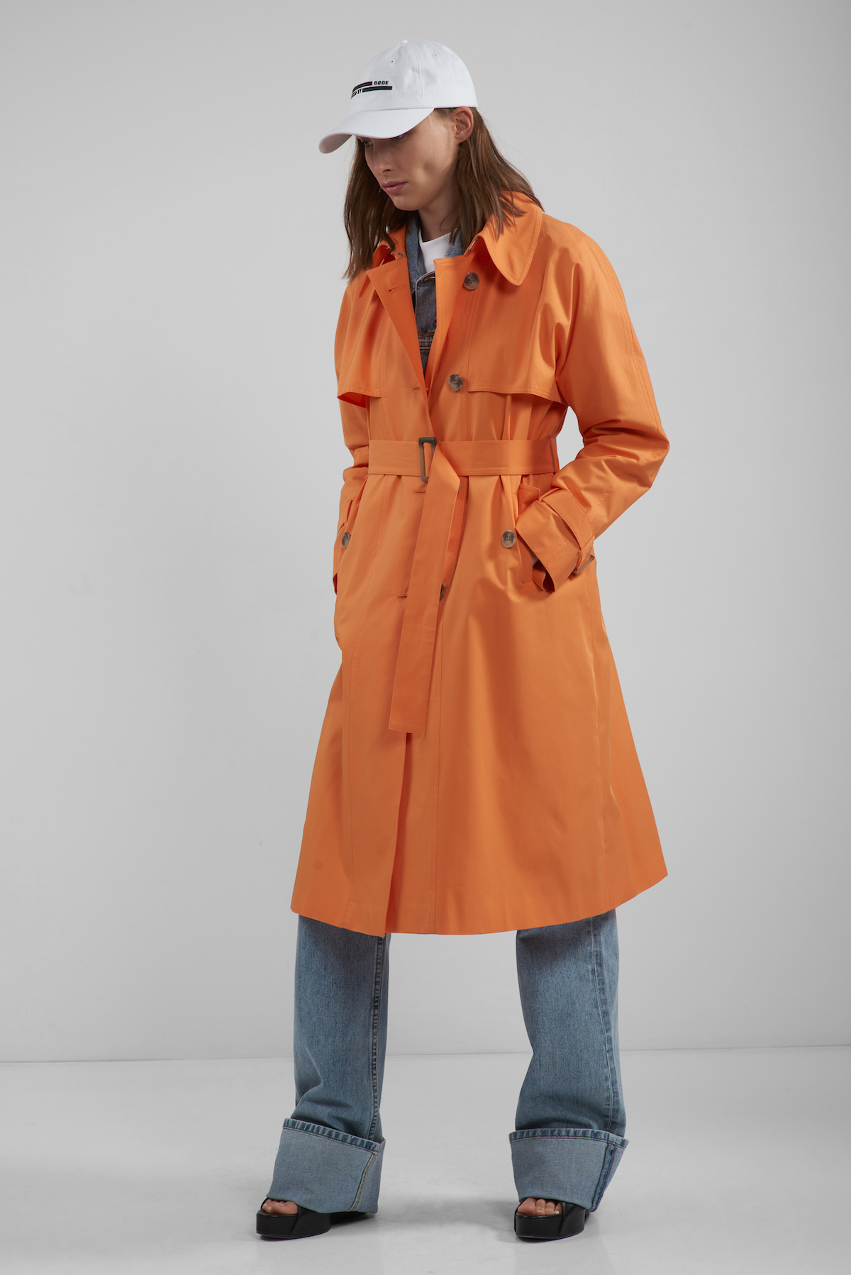 Тренч в оранжевом цвете с кокеткой VASSA CODE, пол женский, цвет оранжевый
