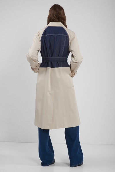 Двубортный тренч с джинсой VASSA CODE, пол женский, цвет белый, фото №3