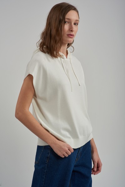 Худи из вязаного трикотажа VASSA CODE, пол женский, цвет белый, фото №2