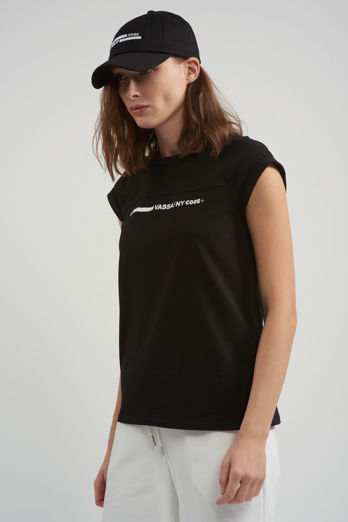 Футболка свободного кроя VASSA CODE, пол женский, цвет черный