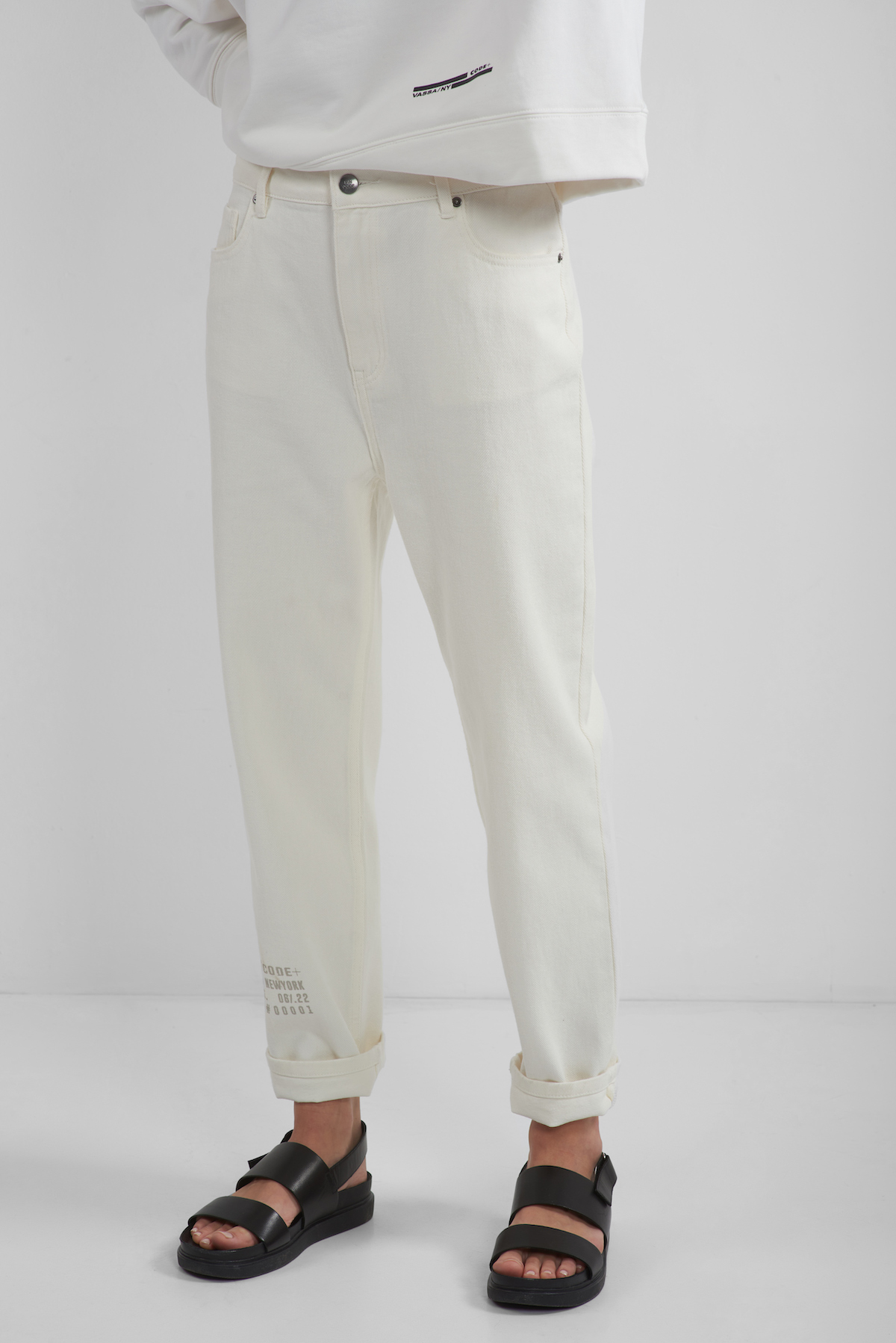 Джинсы mom fit VASSA CODE, пол женский, цвет белый