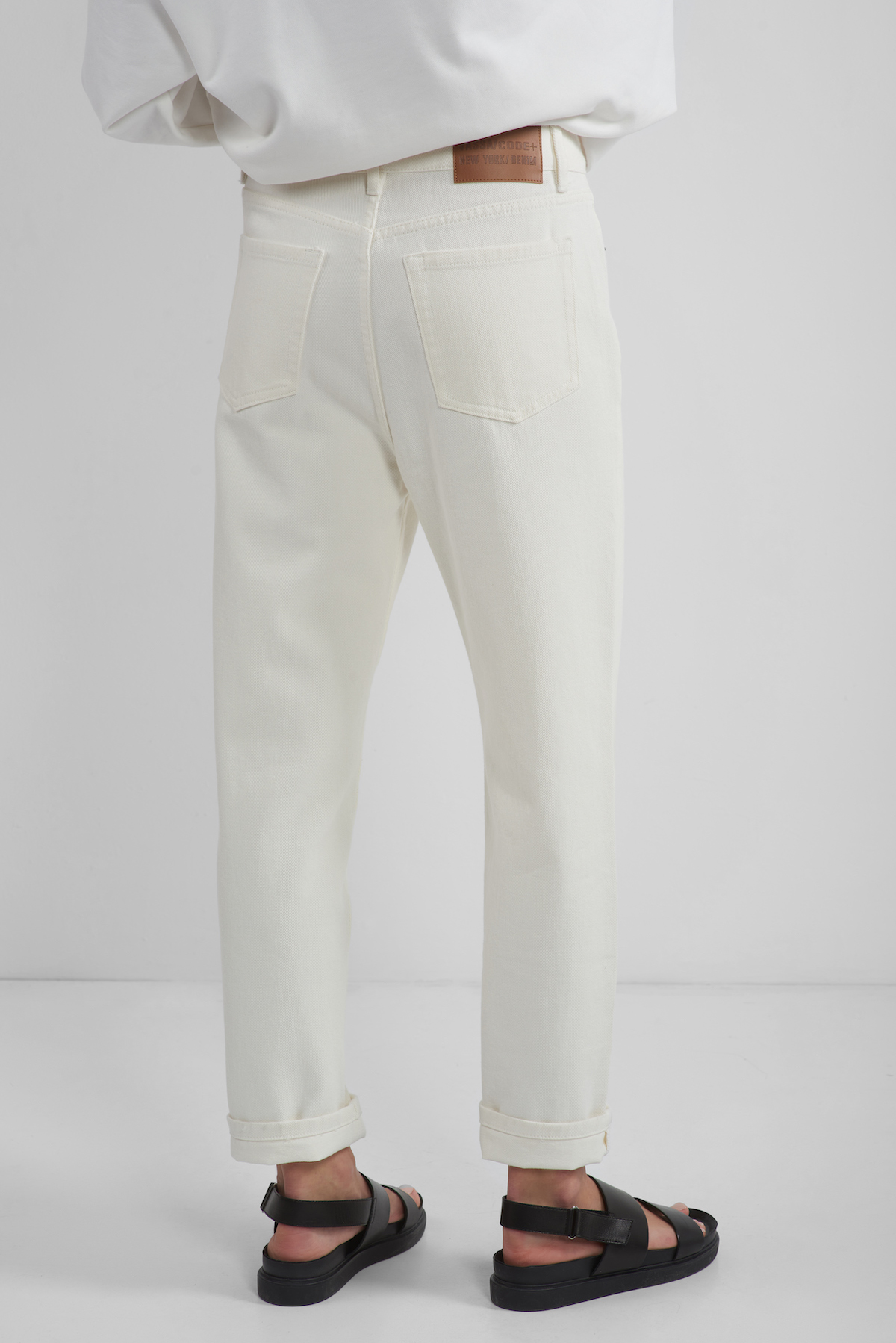 Джинсы mom fit VASSA CODE, пол женский, цвет белый