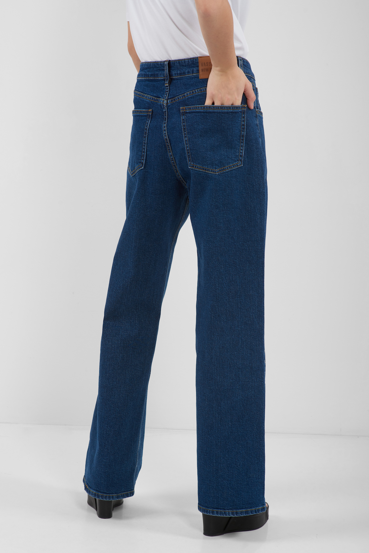 Джинсы с широкими штанинами и высокой посадкой VASSA CODE, пол женский, цвет синий