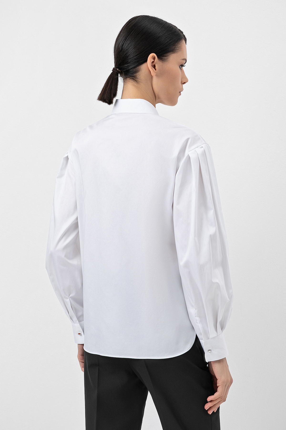 Блузка с объемными рукавами VASSA&Co, пол женский, цвет белый