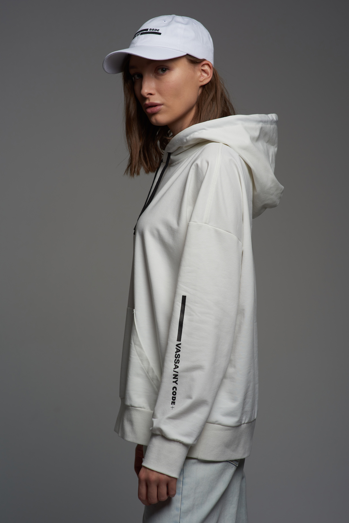 Худи с принтом VASSA CODE, пол женский, цвет белый