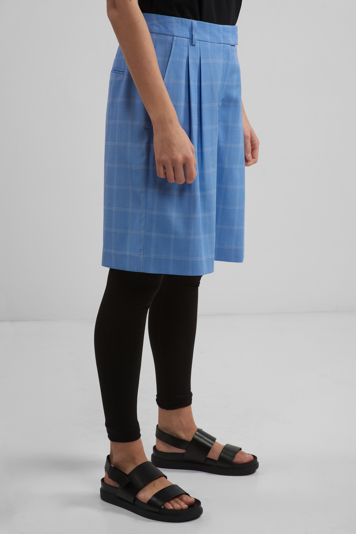 Шорты со складками VASSA CODE, пол женский, цвет голубой