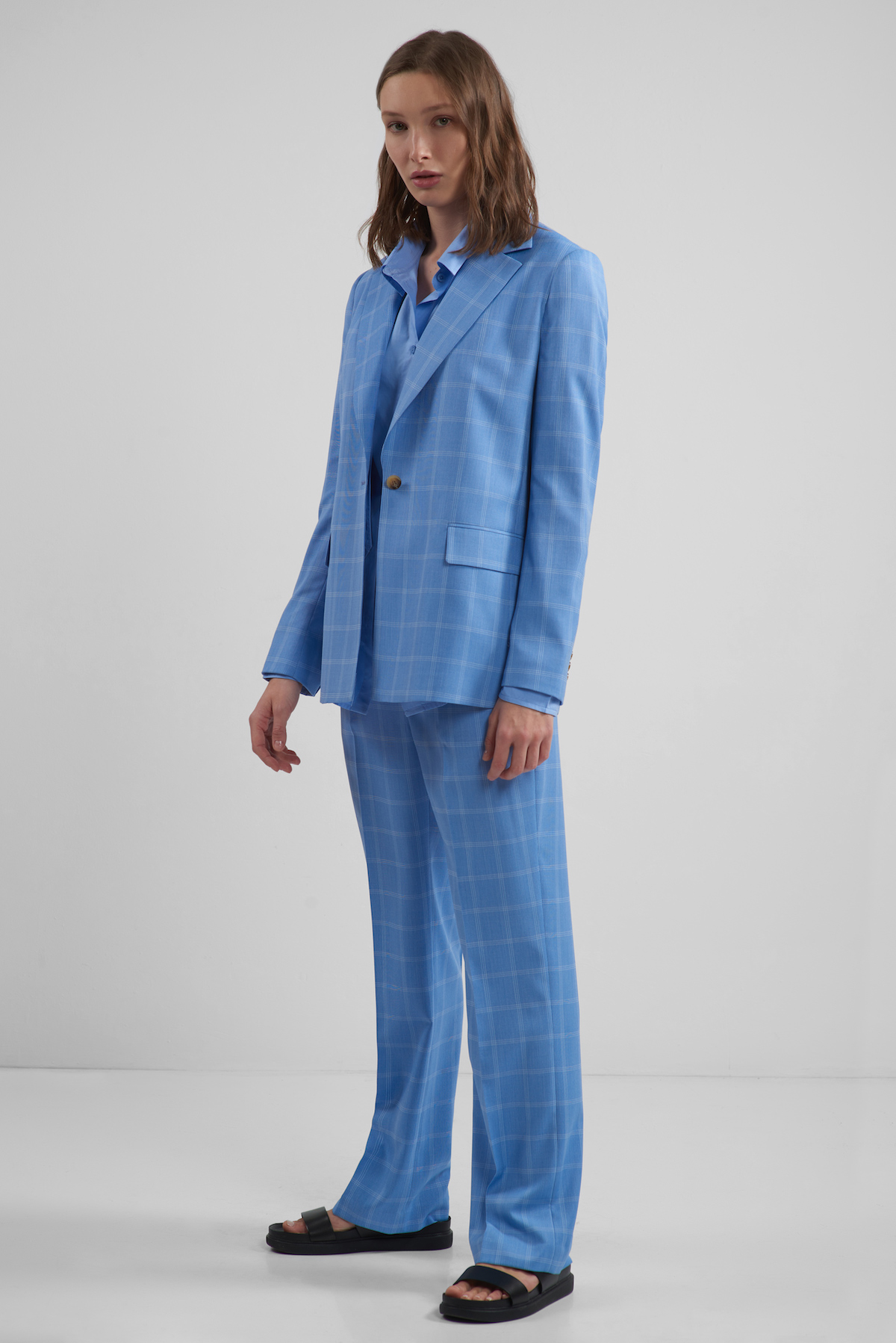 Брюки прямые VASSA CODE, пол женский, цвет голубой