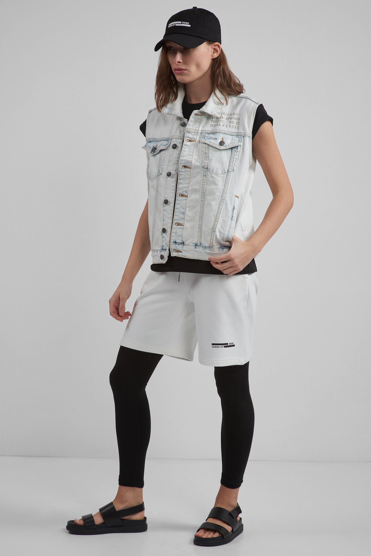 Джинсовый жилет VASSA CODE, пол женский, цвет голубой