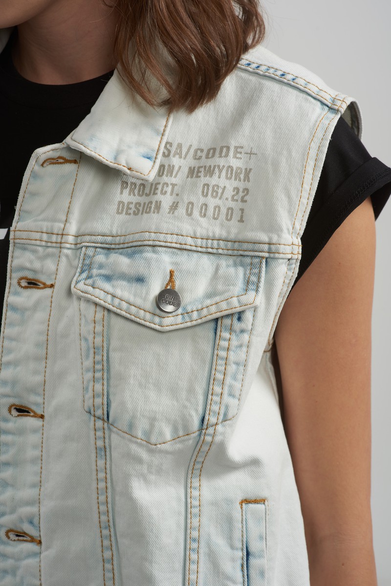 Джинсовый жилет VASSA CODE, пол женский, цвет голубой, фото №6