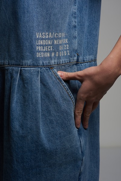 Джинсовое платье VASSA CODE, пол женский, цвет голубой, фото №5