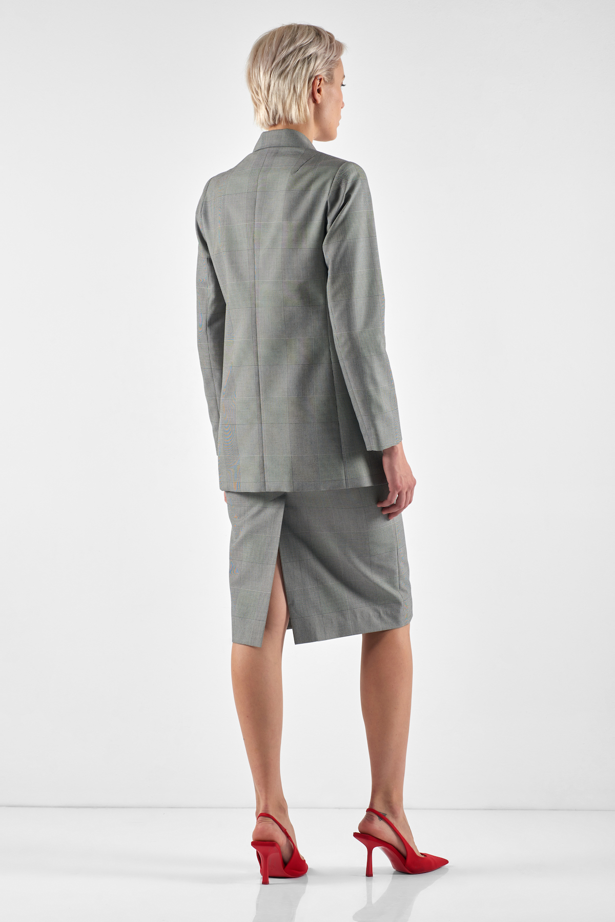 Жакет с контрастной вставкой VASSA&Co, пол женский, цвет черный